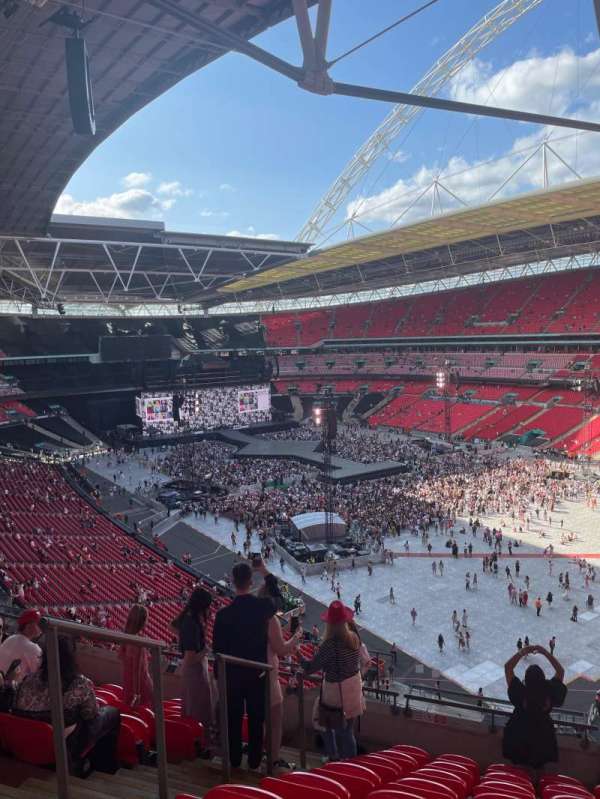 Wembley Stadium, bloc: 520, rangée: 9, place: 187