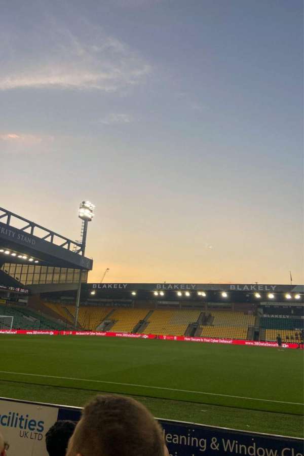 Carrow Road, bloc: L, rangée: C, place: 148