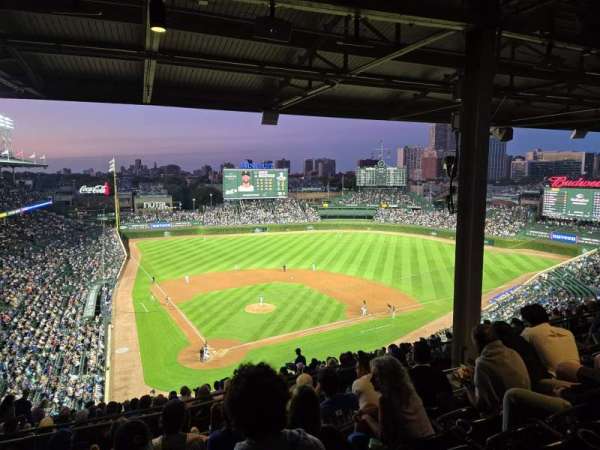 Wrigley Field, bloc: 420R, rangée: 6, place: 13