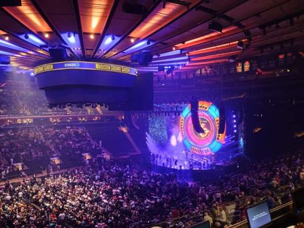 Madison Square Garden, bloc: 209, rangée: 3, place: 7