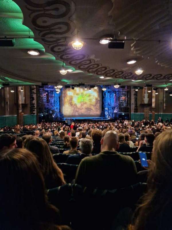 Apollo Victoria Theatre, bloc: Stalls, rangée: ZJ, place: 36
