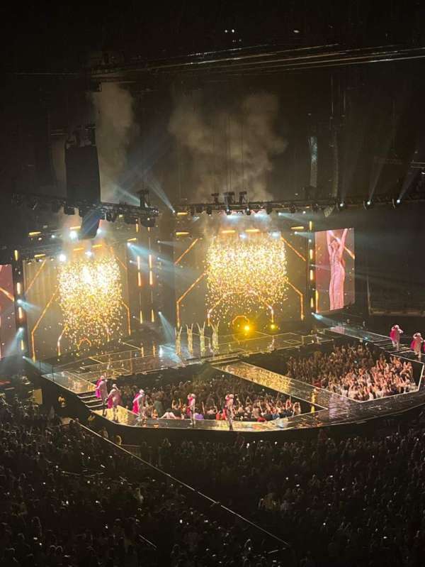 The O2, London, bloc: 406, rangée: A, place: F-G
