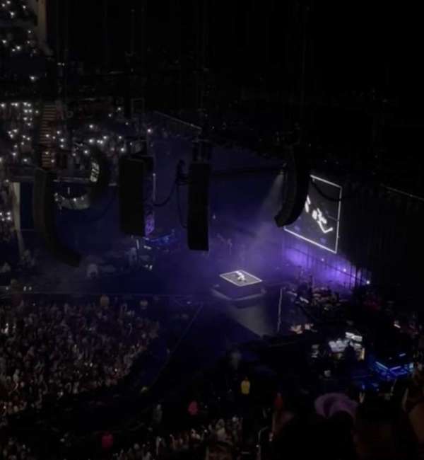 The O2, London, bloc: 421