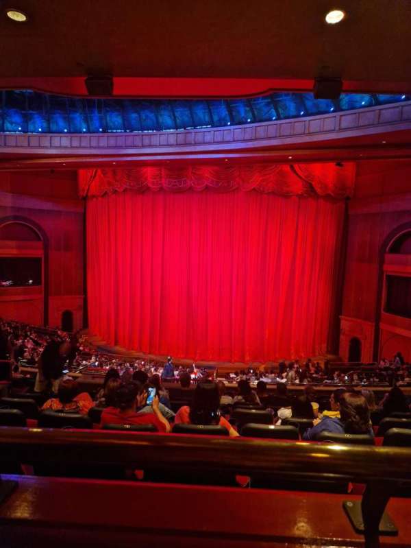 O Theatre, bloc: 200, rangée: R, place: 235