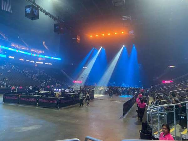 T-Mobile Center, bloc: 120, rangée: 4, place: 2