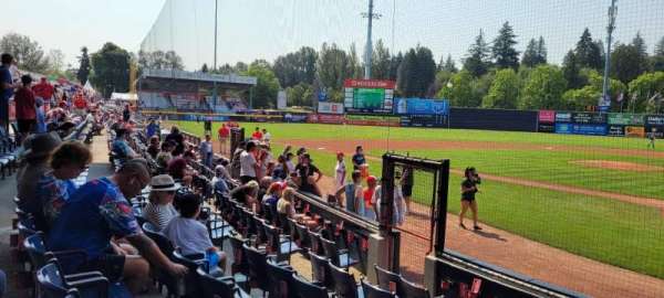 Nat Bailey Stadium, bloc: K, rangée: 6, place: 1