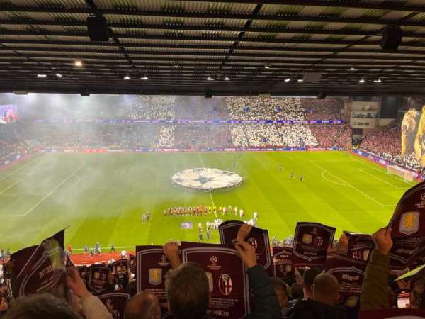 Villa Park, bloc: A5, rangée: q, place: 153
