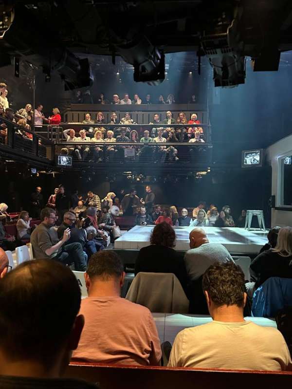 Donmar Warehouse, bloc: Stalls, rangée: D, place: 3