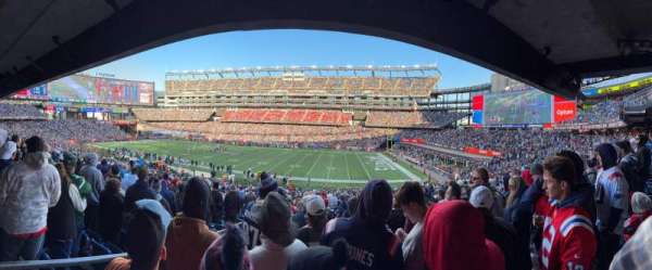 Gillette Stadium, bloc: 128, rangée: 35, place: 23