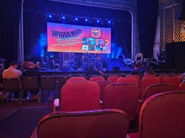 Keswick Theatre, bloc: Front Center, rangée: EE, place: 112