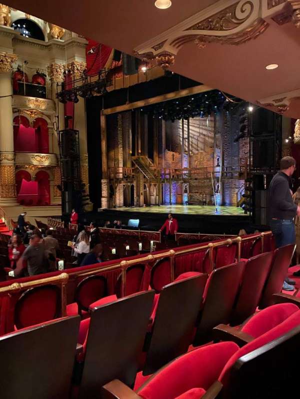 Academy of Music, bloc: Parquet Circle B, rangée: V, place: 40