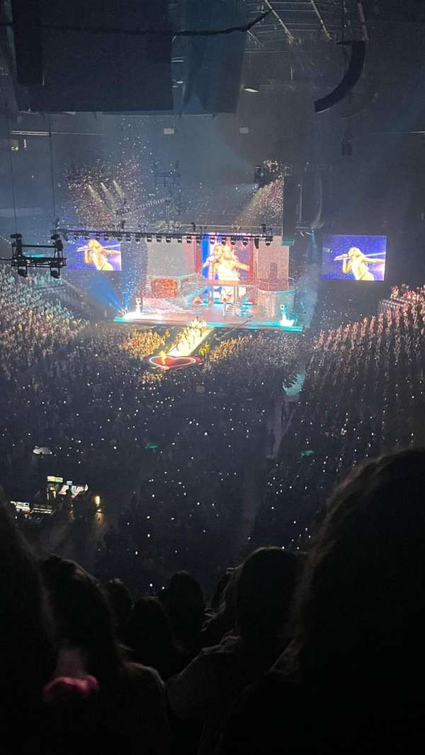 Bridgestone Arena, bloc: 303, rangée: G, place: 11