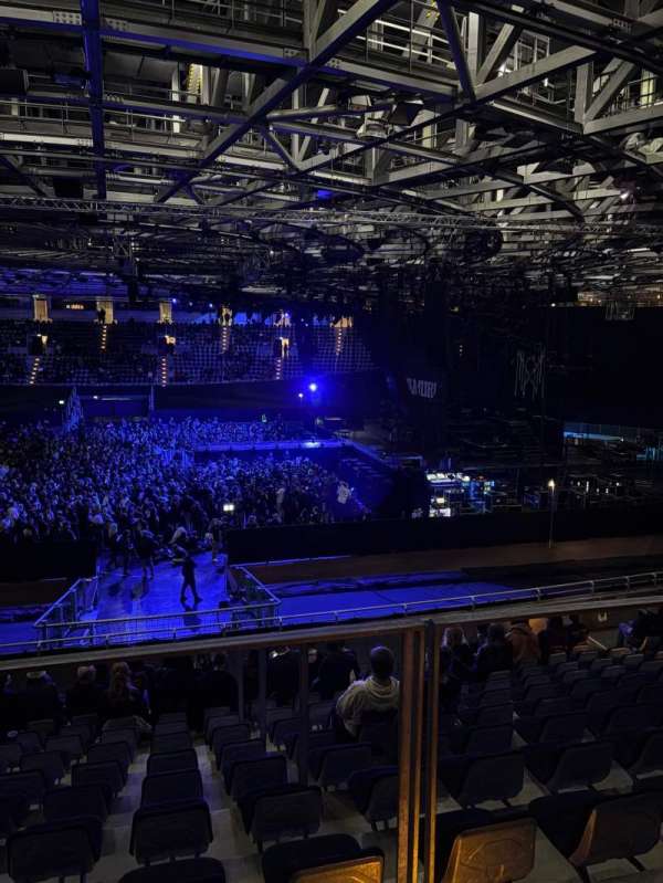 Velodrom, bloc: 18, rangée: 13, place: 11