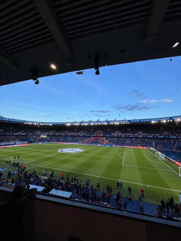 Parc des Princes, bloc: 323, rangée: 3, place: 69