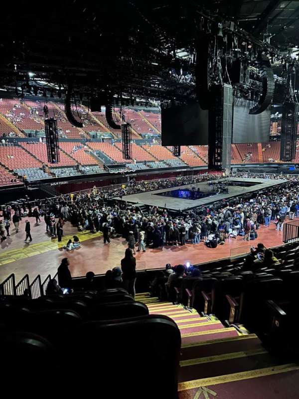 Kia Forum, bloc: 122, rangée: 12, place: 11