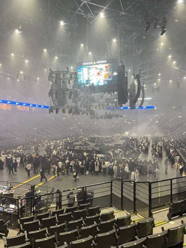 Accor Arena, bloc: Gradin L, rangée: 15, place: 19