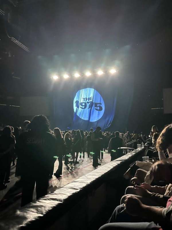 Prudential Center, bloc: 7, rangée: 1, place: 16-17