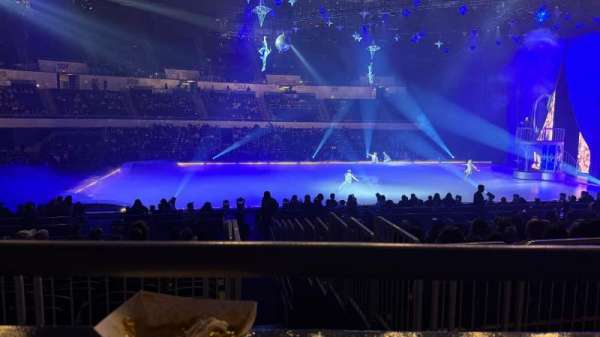 Long Beach Arena, bloc: 114, rangée: A, place: 2