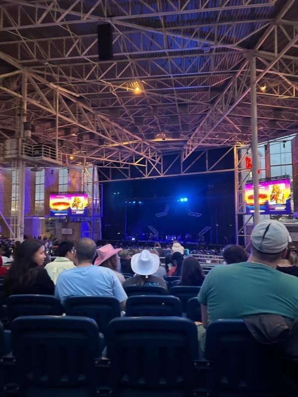 RBC Amphitheatre, bloc: 403, rangée: H, place: 18