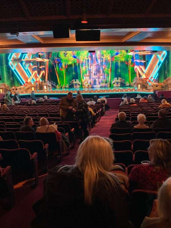 The London Palladium, bloc: Stalls, rangée: Standing behind seat, place: Y7