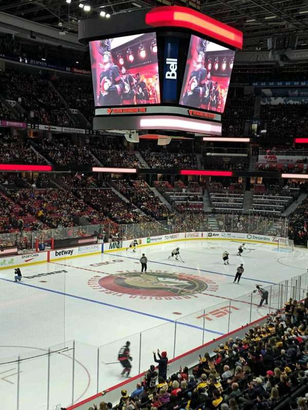 Canadian Tire Centre, bloc: 226, rangée: 1, place: 2