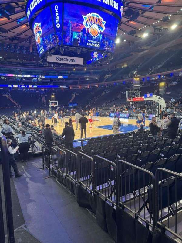 Madison Square Garden, bloc: 120, rangée: 3, place: 3