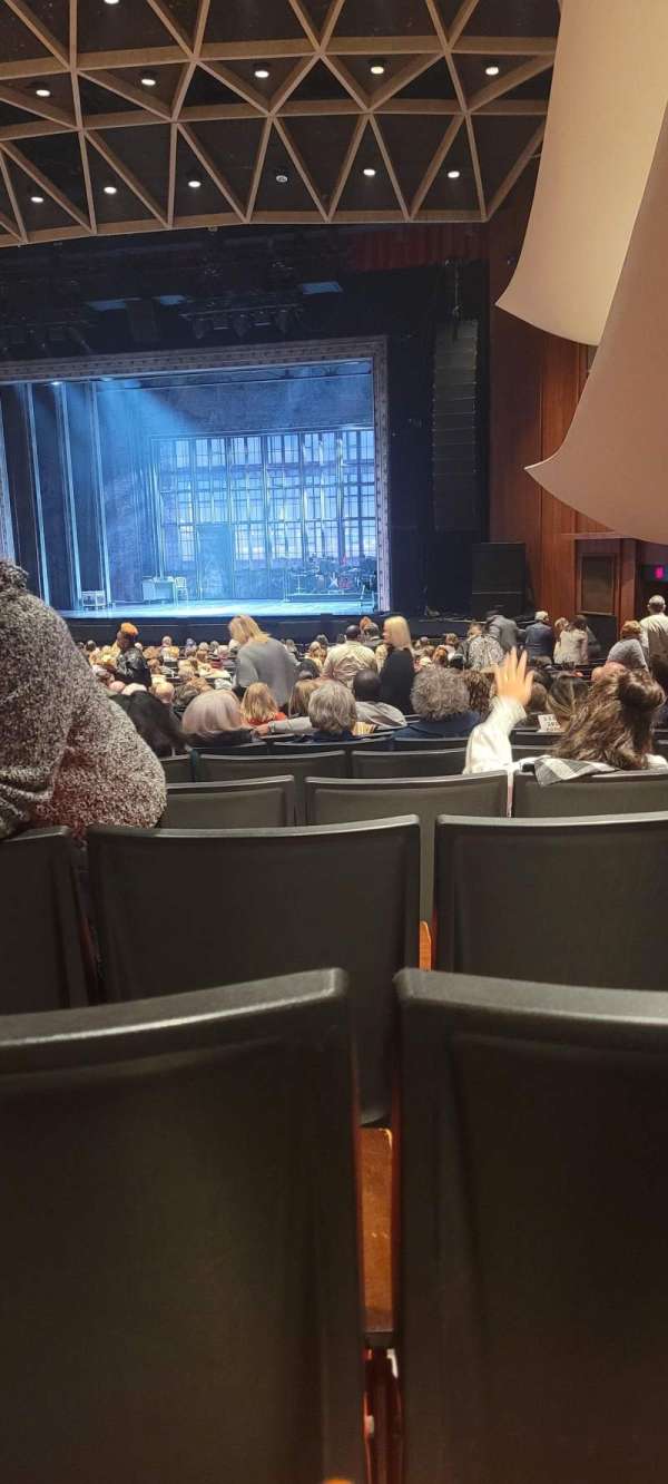 Chrysler Hall, bloc: Orchestra R, rangée: V, place: 6