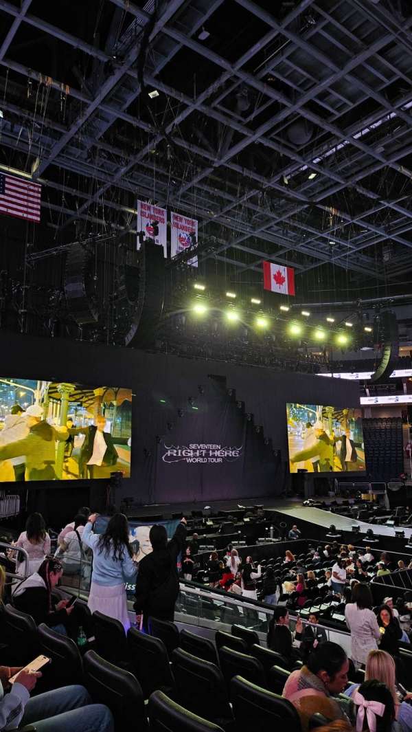 UBS Arena, bloc: 102, rangée: 14, place: 3