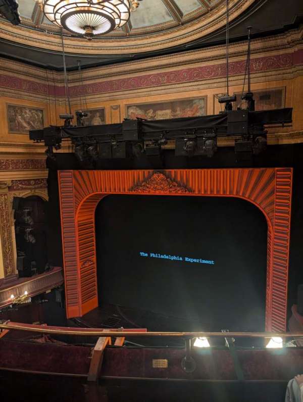 Phoenix Theatre, bloc: Grand Circle, rangée: C, place: 6