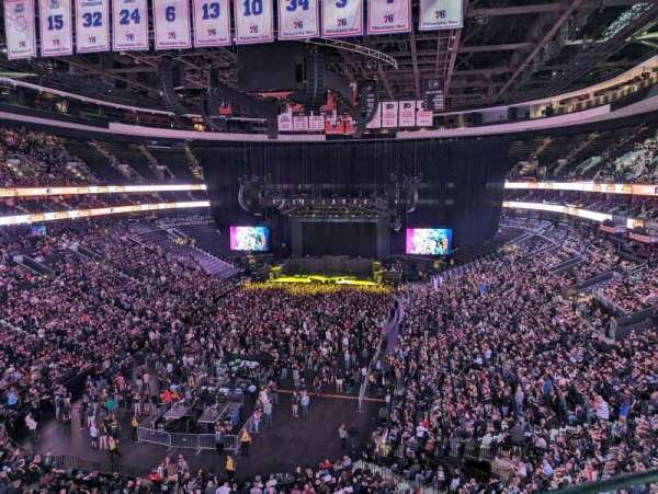 Xfinity Mobile Arena, bloc: 208, rangée: 1, place: 10
