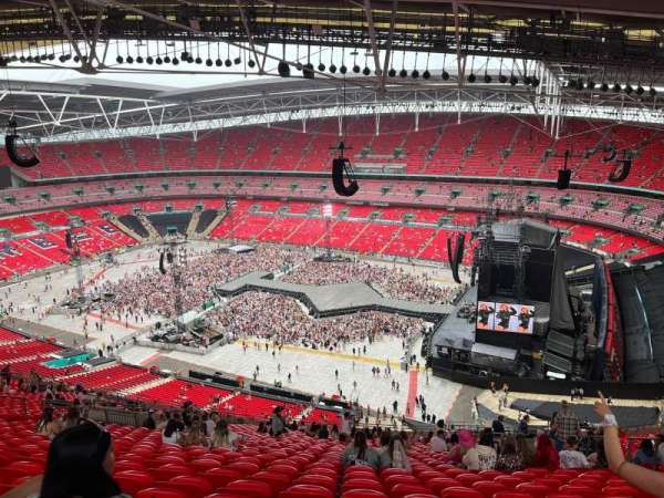 Wembley Stadium, bloc: 547, rangée: 31, place: 233