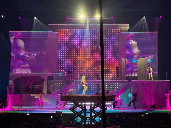 Xfinity Mobile Arena, bloc: 107, rangée: 14, place: 9