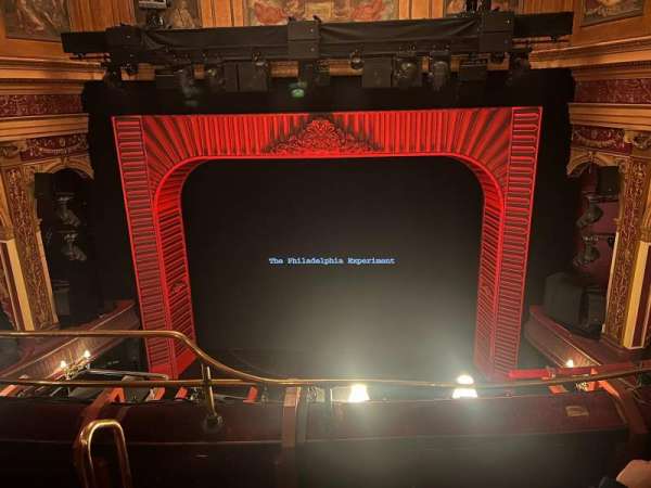 Phoenix Theatre, bloc: Grand Circle, rangée: C, place: 13