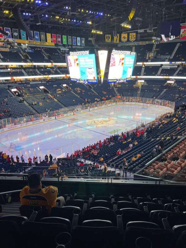 Bridgestone Arena, bloc: 322, rangée: F, place: 12