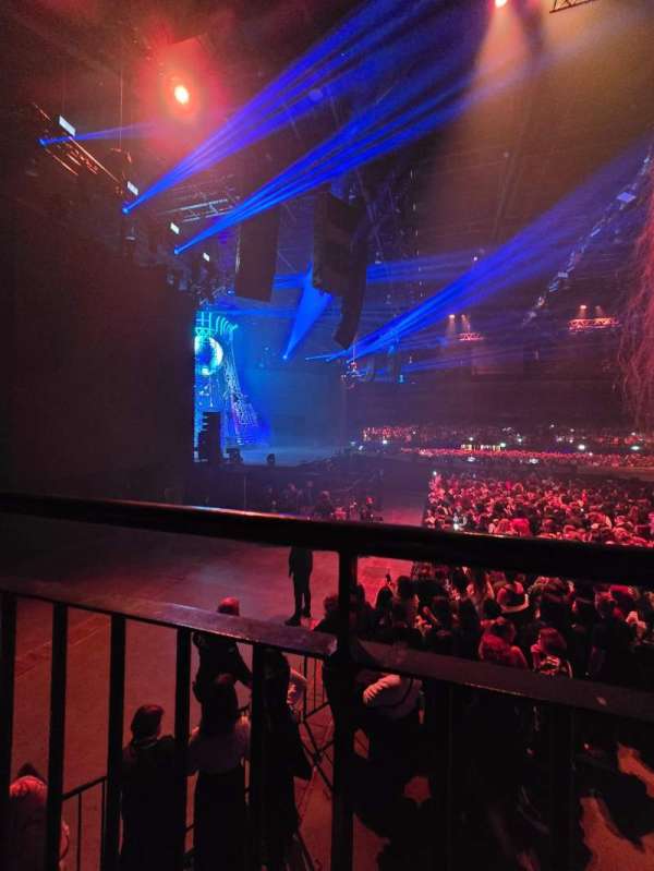 ING Arena, bloc: Gallery C, rangée: 1, place: 4