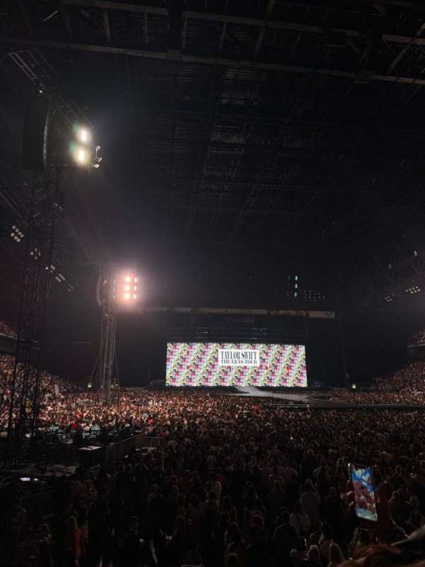 Paris La Défense Arena, bloc: 108, rangée: 14, place: 41