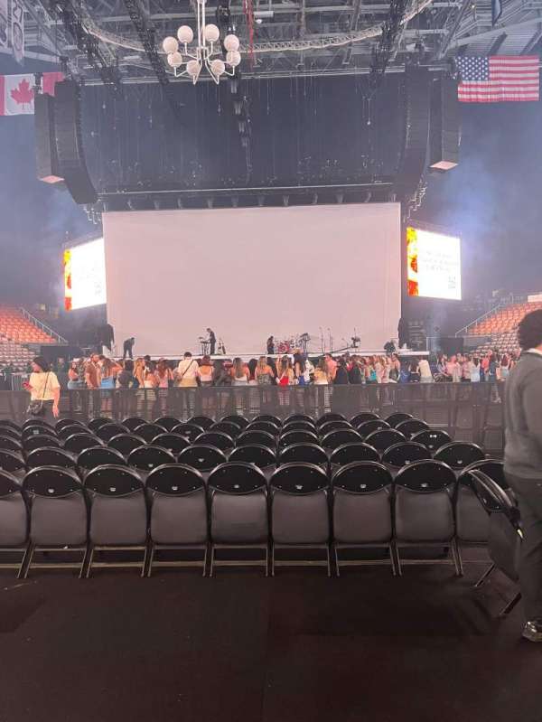 Scotiabank Arena, bloc: Floor F, rangée: 3