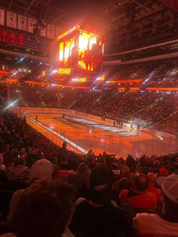 Xfinity Mobile Arena, bloc: 117, rangée: 22, place: 7