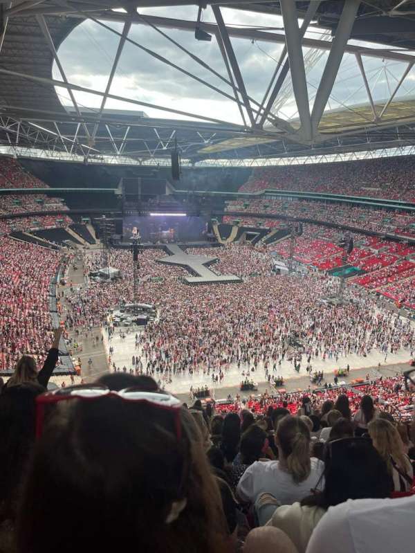Wembley Stadium, bloc: 516, rangée: 25