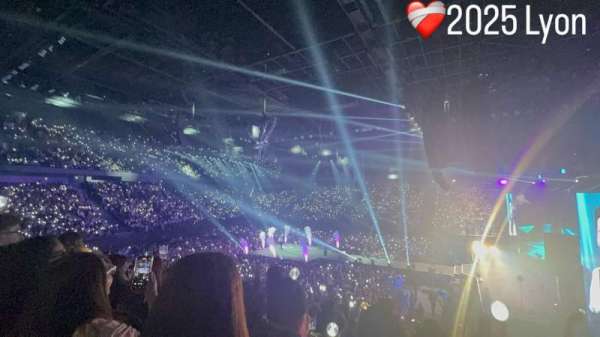 LDLC Arena, bloc: 211, rangée: Q, place: 376