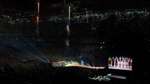 Wembley Stadium, bloc: 246, rangée: 14, place: 165