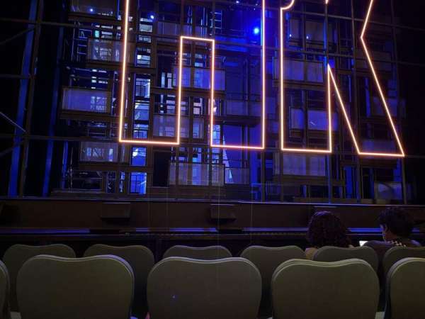 Shubert Theatre, bloc: Orchestra L, rangée: 4, place: 11