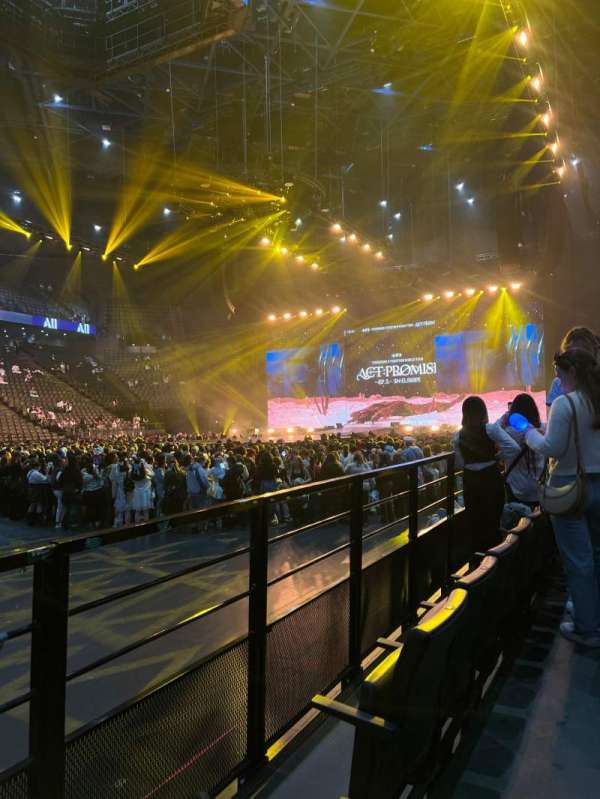 Accor Arena, bloc: Gradin E, rangée: 27, place: 8