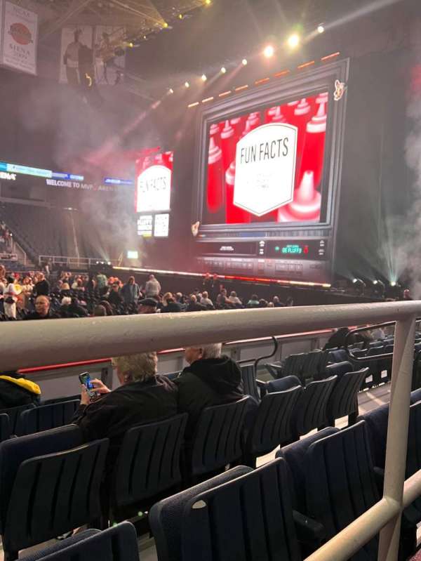 MVP Arena, bloc: 119, rangée: A, place: 8