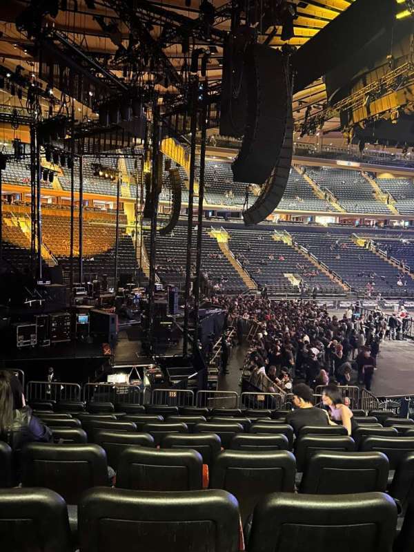 Madison Square Garden, bloc: 115, rangée: 13, place: 10