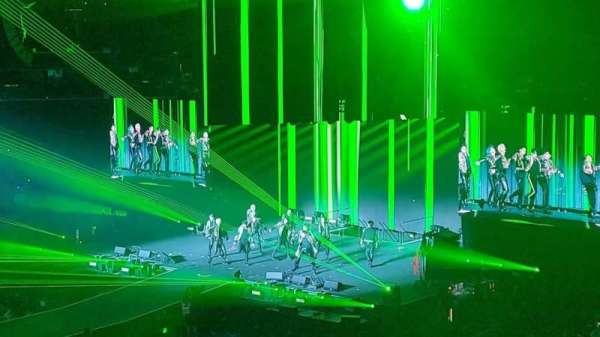 Capital One Arena, bloc: 214, rangée: A, place: 7