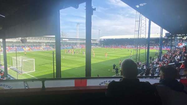 Kenilworth Road, bloc: Msg, rangée: C, place: 45