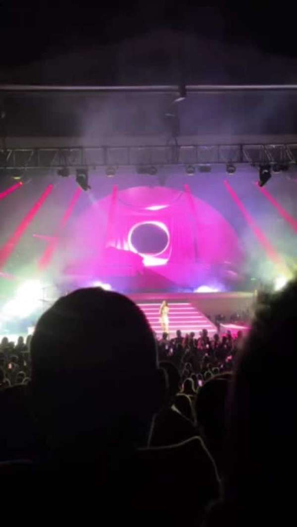 The Greek Theatre, bloc: B Left Center, rangée: V, place: 113