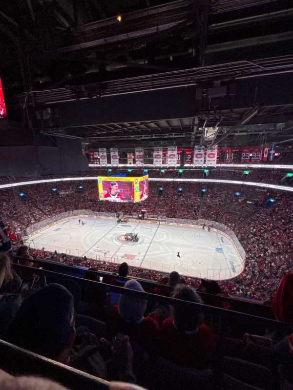 Centre Bell, bloc: 317, rangée: D, place: 6