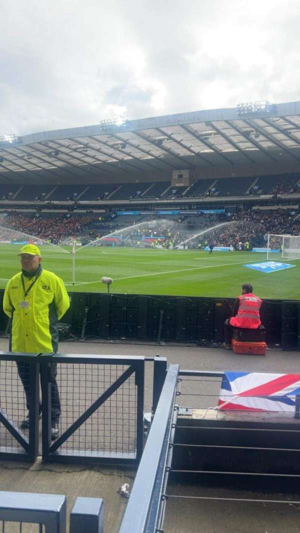 Hampden Park, bloc: B8, rangée: 2, place: 1